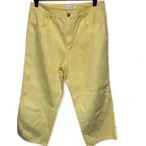 Geoffrey Beene Sport Women's Yellow Capri Pants Size 6 Casual - Picture 1 of 4